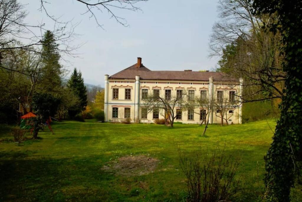 Sisi-Schloss Rudolfsvilla - Apt. Nene Und Die Abenteuerlichen Schwestern Reichenau Exteriér fotografie
